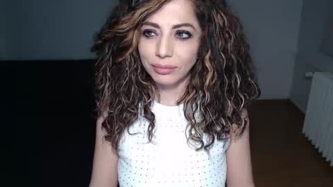 Snapshot of spoiled__doll chatting on 02.09.25 Doll online show from 02.09.25