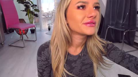 Anna online show from 12.12.24