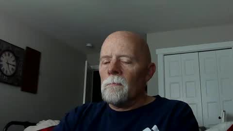 Snapshot of sportfish chatting on 10.04.25 sportfish online show from 10.04.25