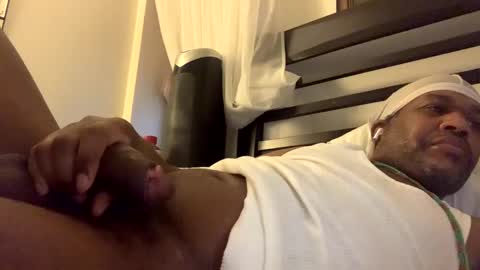 Snapshot of sportyesce chatting on 02.05.25 sportyesce online show from 02.05.25