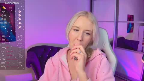 Snapshot of springajara chatting on 09.19.25 Vetta online show from 09.19.25