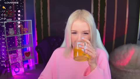 Snapshot of springajara chatting on 11.15.25 Vetta online show from 11.15.25