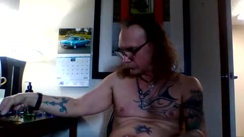 stroking 4 the crowd online show from 05.13.26