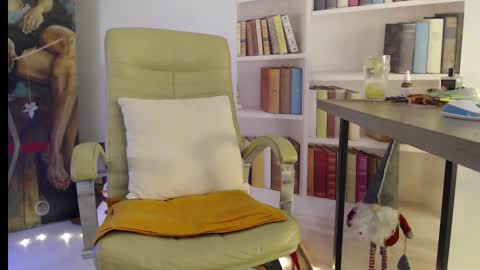 Female online show from 01.12.26