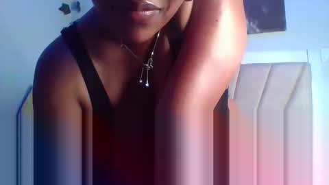 Snapshot of squirtqueen333 chatting on 11.01.25 shana online show from 11.01.25