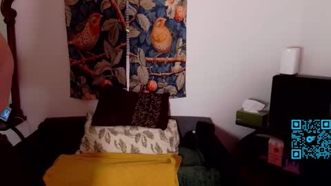 Snapshot of squrlgurl chatting on 02.11.26 Earthling Gurl Michelle Allergy online show from 02.11.26