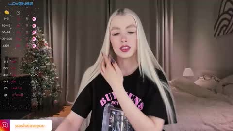 Snapshot of ssashagarter chatting on 01.07.26 Alexandra online show from 01.07.26