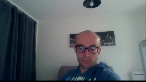 Snapshot of ssenzo chatting on 02.23.25 ssenzo online show from 02.23.25