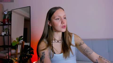 Snapshot of sshawty chatting on 04.08.26 Anni if Im offline for a long time Im depressed feel free to support me offline online show from 04.08.26