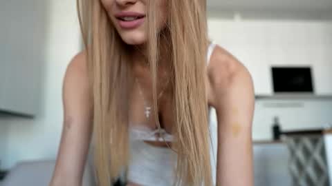 Snapshot of ssscarlett chatting on 03.26.26 Scarlett online show from 03.26.26