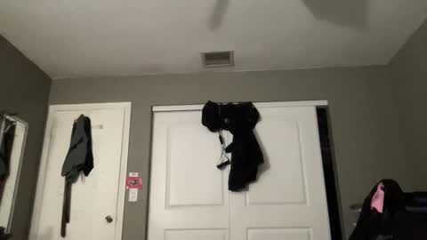 Snapshot of st22fe69 chatting on 10.13.25 Jose online show from 10.13.25