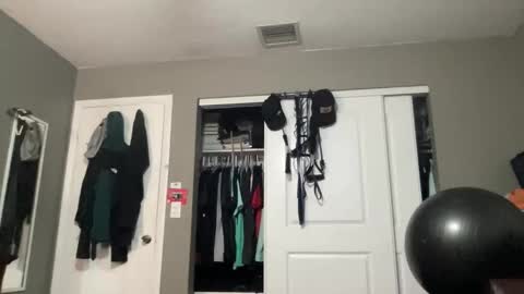 Snapshot of st22fe69 chatting on 12.18.25 Jose online show from 12.18.25