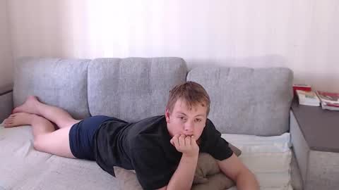 Snapshot of st_rudy chatting on 10.02.25 Joe Peach online show from 10.02.25