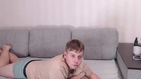 Snapshot of st_rudy chatting on 11.05.25 Joe Peach online show from 11.05.25