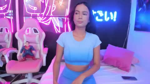 staarlightt online show from 12.22.25