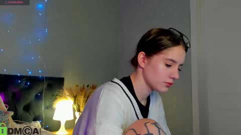 Snapshot of stacey__lace chatting on 10.19.25 stacey__lace online show from 10.19.25