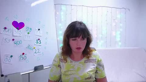 Snapshot of staceylex chatting on 01.20.25 Stacey online show from 01.20.25