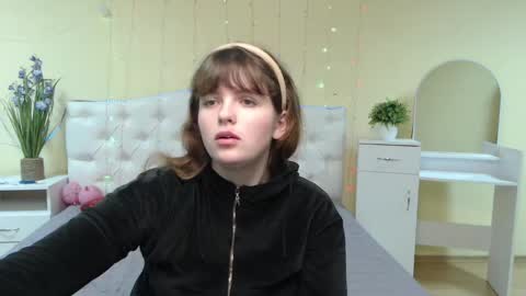 Snapshot of staceylex chatting on 01.31.25 Stacey online show from 01.31.25