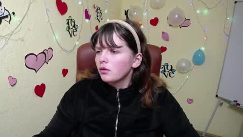 Snapshot of staceylex chatting on 02.02.25 Stacey online show from 02.02.25