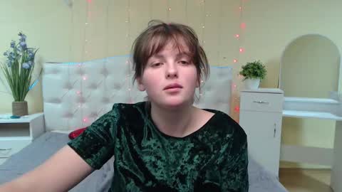 Snapshot of staceylex chatting on 02.04.25 Stacey online show from 02.04.25