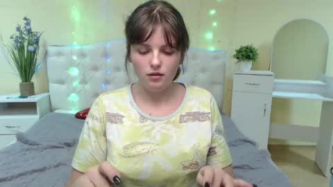 Snapshot of staceylex chatting on 02.04.25 Stacey online show from 02.04.25