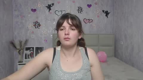 Snapshot of staceylex chatting on 02.12.25 Stacey online show from 02.12.25