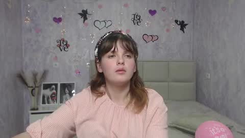 Snapshot of staceylex chatting on 02.12.25 Stacey online show from 02.12.25