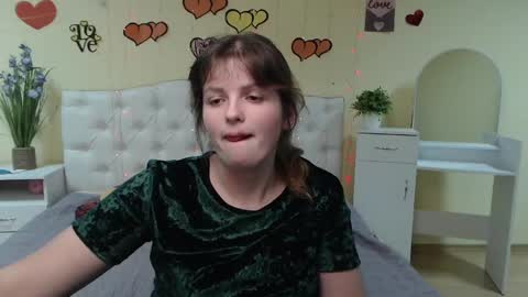 Snapshot of staceylex chatting on 02.22.25 Stacey online show from 02.22.25