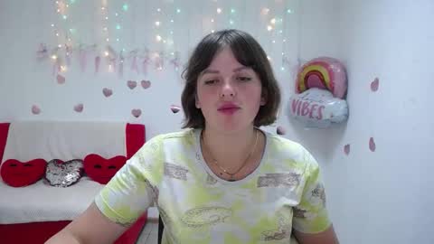 Snapshot of staceylex chatting on 09.11.25 Stacey online show from 09.11.25