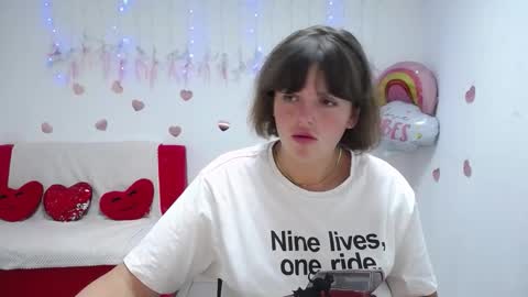 Snapshot of staceylex chatting on 09.15.25 Stacey online show from 09.15.25