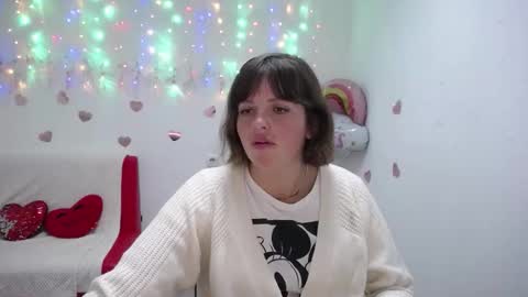 Snapshot of staceylex chatting on 09.20.25 Stacey online show from 09.20.25