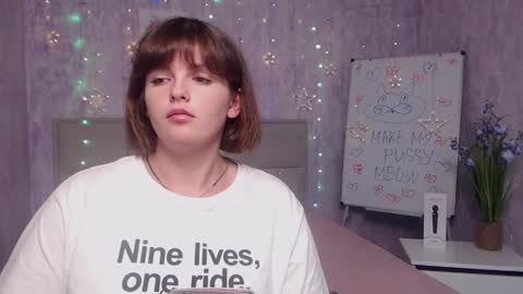 Snapshot of staceylex chatting on 09.26.25 Stacey online show from 09.26.25