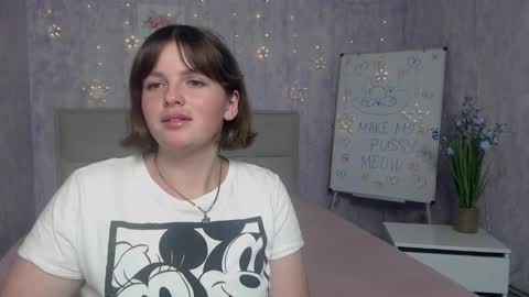 Snapshot of staceylex chatting on 09.29.25 Stacey online show from 09.29.25