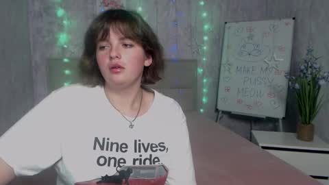 Snapshot of staceylex chatting on 09.30.25 Stacey online show from 09.30.25