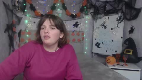 Snapshot of staceylex chatting on 10.28.25 Stacey online show from 10.28.25