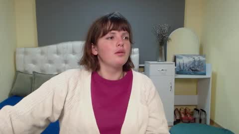 Snapshot of staceylex chatting on 11.09.25 Stacey online show from 11.09.25