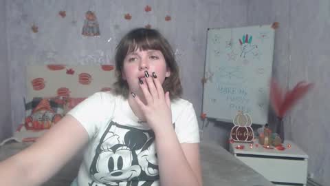 Snapshot of staceylex chatting on 11.27.25 Stacey online show from 11.27.25