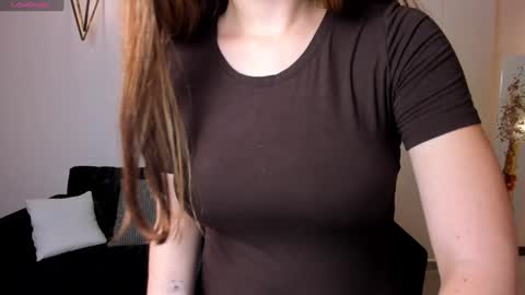 Snapshot of staceywood_ chatting on 12.02.24 Stacy Woods online show from 12.02.24