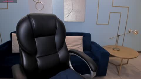 Snapshot of staceywood_ chatting on 12.03.24 Stacy Woods online show from 12.03.24