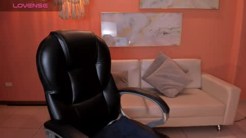 Snapshot of staceywood_ chatting on 12.23.24 Stacy Woods online show from 12.23.24