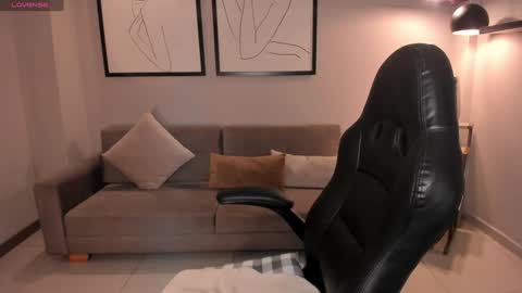 Snapshot of staceywood_ chatting on 01.15.25 Stacy Woods online show from 01.15.25