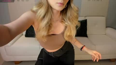 Stacy Woods online show from 04.28.26