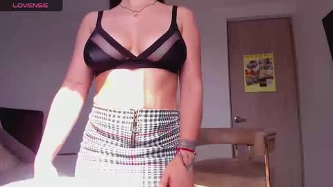 Snapshot of stacy_malibu1 chatting on 10.19.25 TWstacymalibu110 online show from 10.19.25