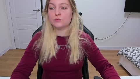 Snapshot of stacy_miraclee chatting on 01.05.25 Stacy online show from 01.05.25