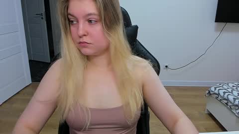 Snapshot of stacy_miraclee chatting on 01.08.25 Stacy online show from 01.08.25