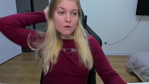 Snapshot of stacy_miraclee chatting on 01.12.25 Stacy online show from 01.12.25