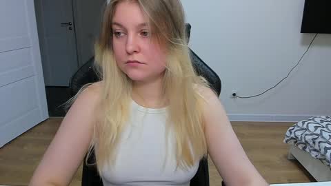 Snapshot of stacy_miraclee chatting on 01.21.25 Stacy online show from 01.21.25