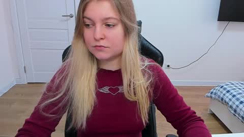 Snapshot of stacy_miraclee chatting on 02.05.25 Stacy online show from 02.05.25