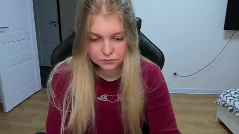 Snapshot of stacy_miraclee chatting on 03.06.25 Stacy online show from 03.06.25