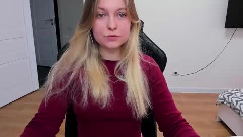 Snapshot of stacy_miraclee chatting on 03.12.25 Stacy online show from 03.12.25